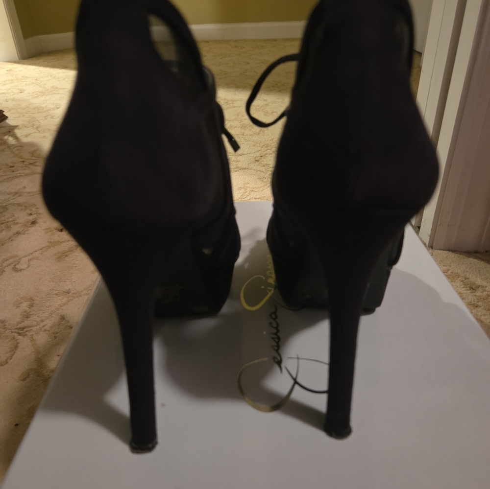 Jessica Simpson Black Mesh and Micro Suede Heels, Size 7 - Picture 2 of 5